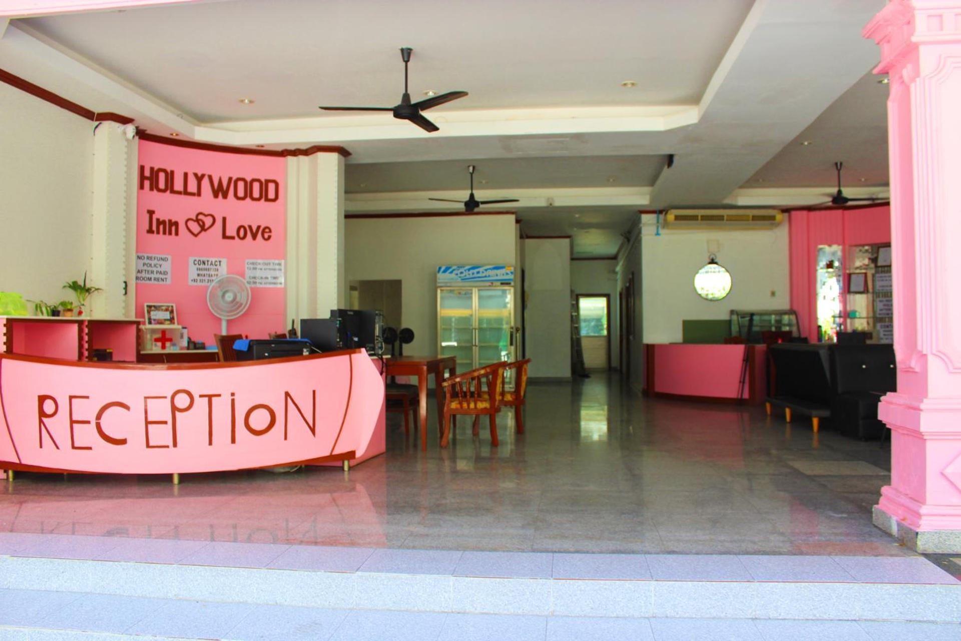 Hollywood Inn Hotel Patong Exterior photo