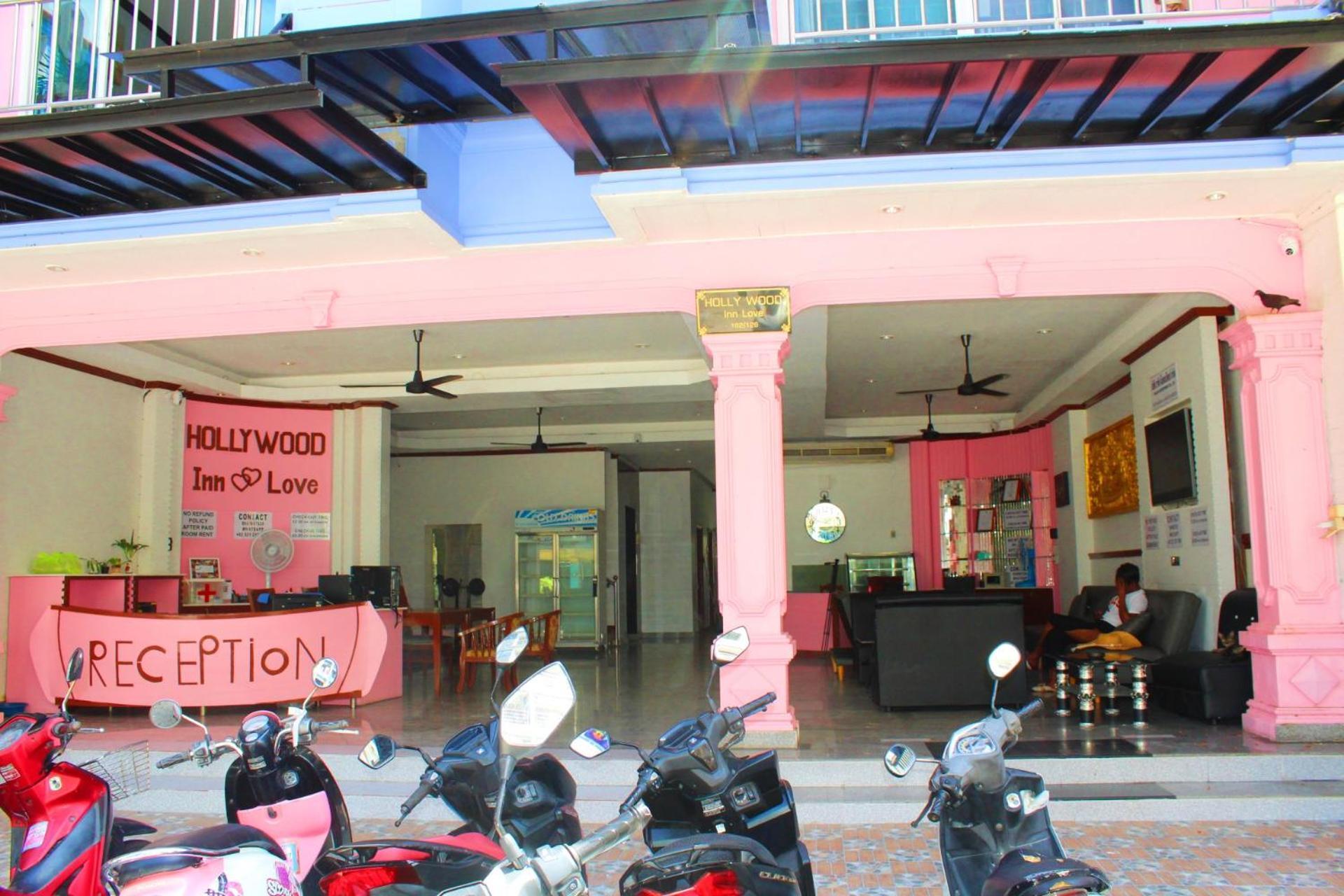 Hollywood Inn Hotel Patong Exterior photo